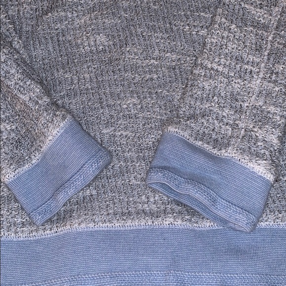 Simple Sweater - Picture 2 of 7